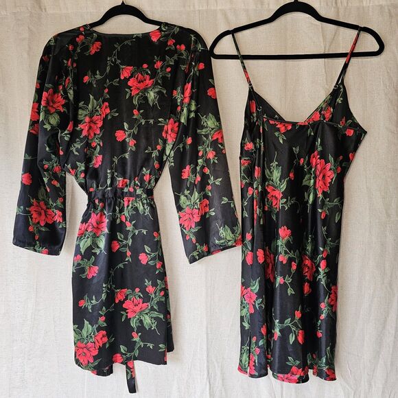 Morgan Taylor Intimates Women's M Peignor Set Black With Roses Robe & Nightie - Picture 6 of 10